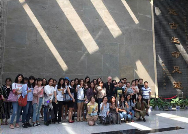 Mr Evert DeGraeve’s visit to GIC Jewellery Design Department in Wuhan, China
